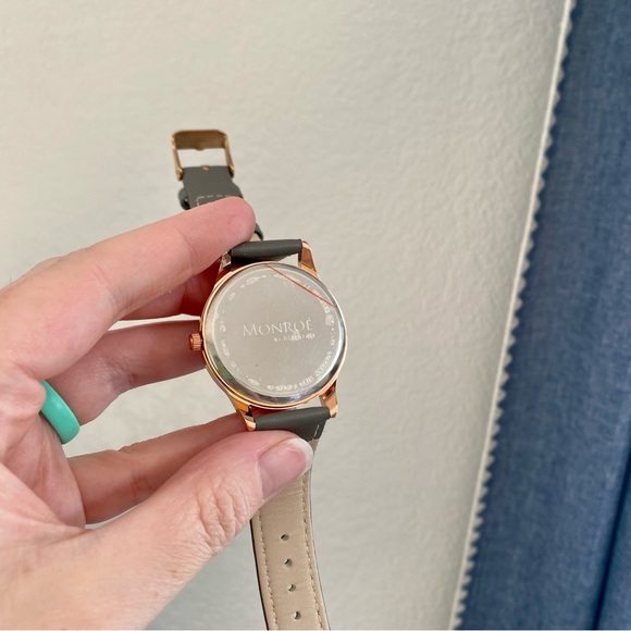 MUNRO Leather Watch - Picture 3 of 6